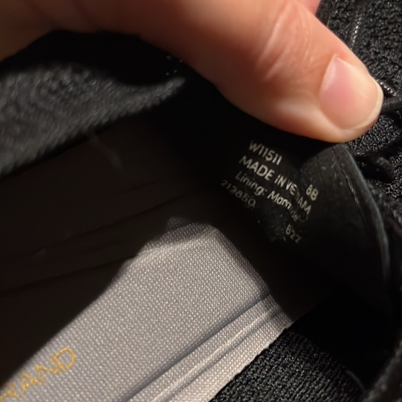 💕Cole Haan sneakers (8 B) black - Picture 8 of 13